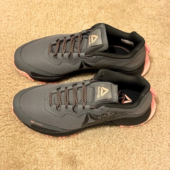 NIB Reebok Women’s All Terrain Craze Running Shoes Size 6 - Picture 2 of 9